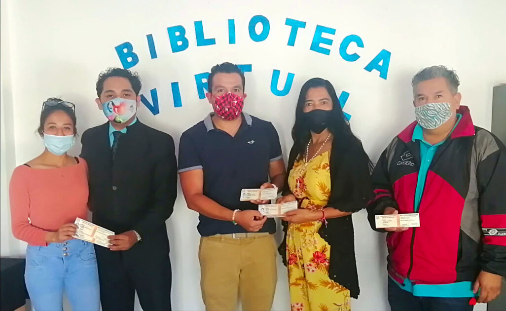 La biblioteca virtual de Zitácuaro es sede la entrega de credenciales a estudiantes de la Universidad Intercultural Indígena de Michoacán de San Felipe: Tayde González Arias