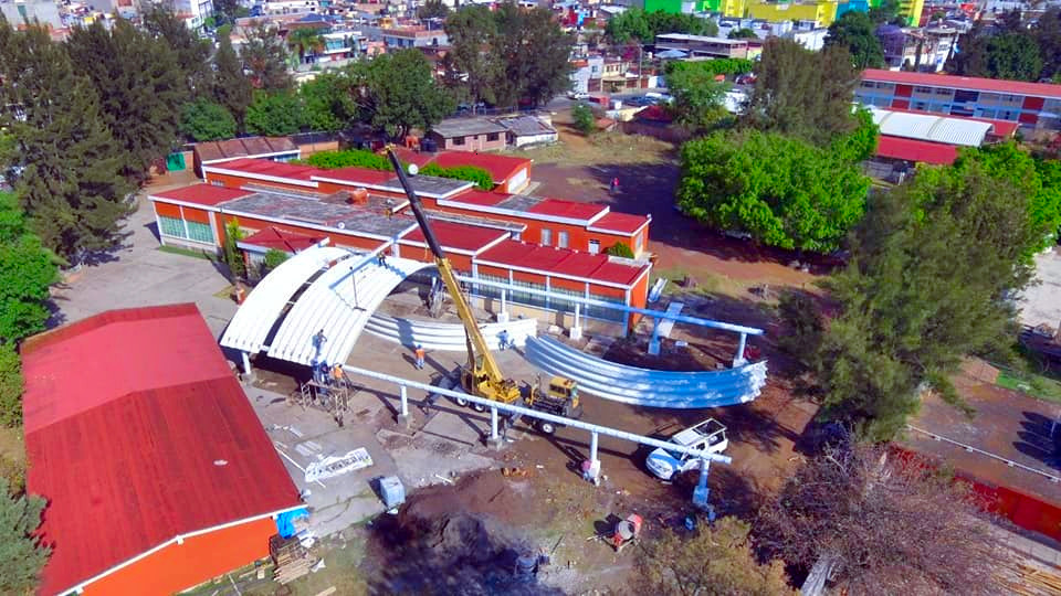 Construye Gobierno del Estado techumbres seguras y funcionales en escuelas de Michoacán