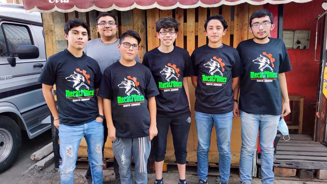 Estudiantes del CECyTEM arrasan en Torneo de Robótica, edición virtual