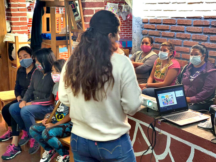 Ofrece IAM capacitación y apoyos en materia prima al sector artesanal de Michoacán