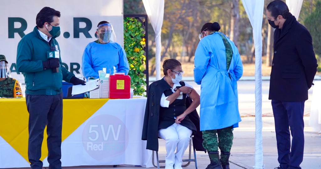Arranca la vacunación contra COVID-19 en Querétaro