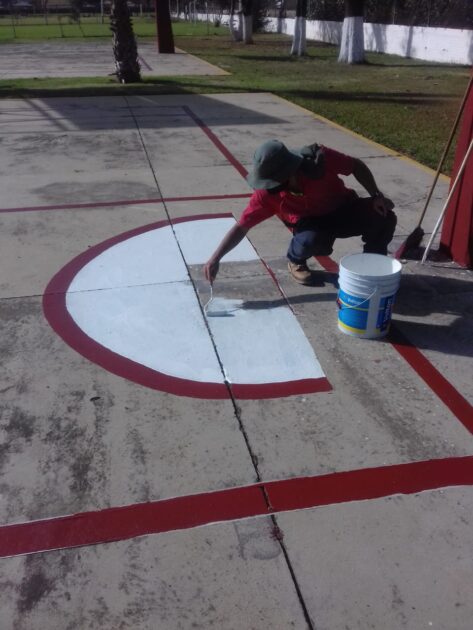 En Zamora construyen cancha deportiva en Linda Vista