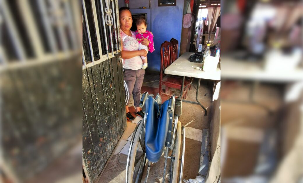 Reparan silla y construyen rampa para discapacitado