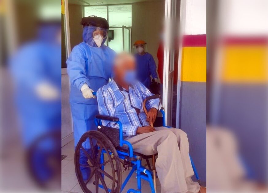 Supera hombre de 75 años el COVID-19 en Hospital de Tuzantla