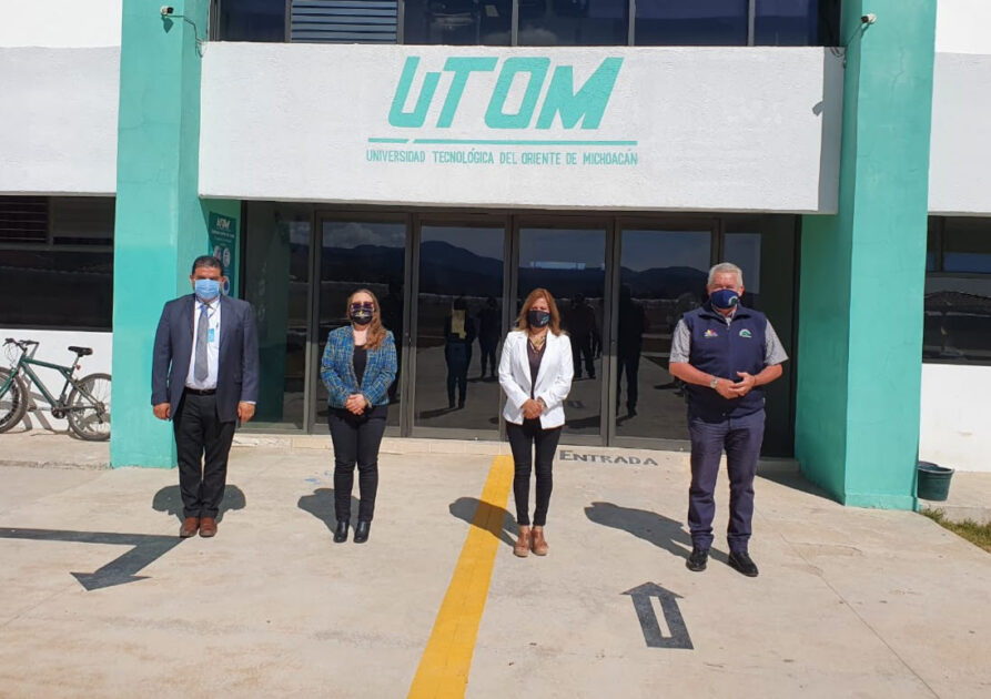 Reafirma CECyTEM compromiso con estudiantes de educación media superior