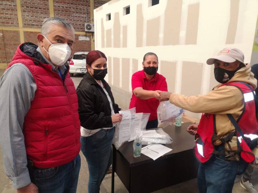 Proporciona SAPAZ paquetes de protección sanitaria a sus empleados