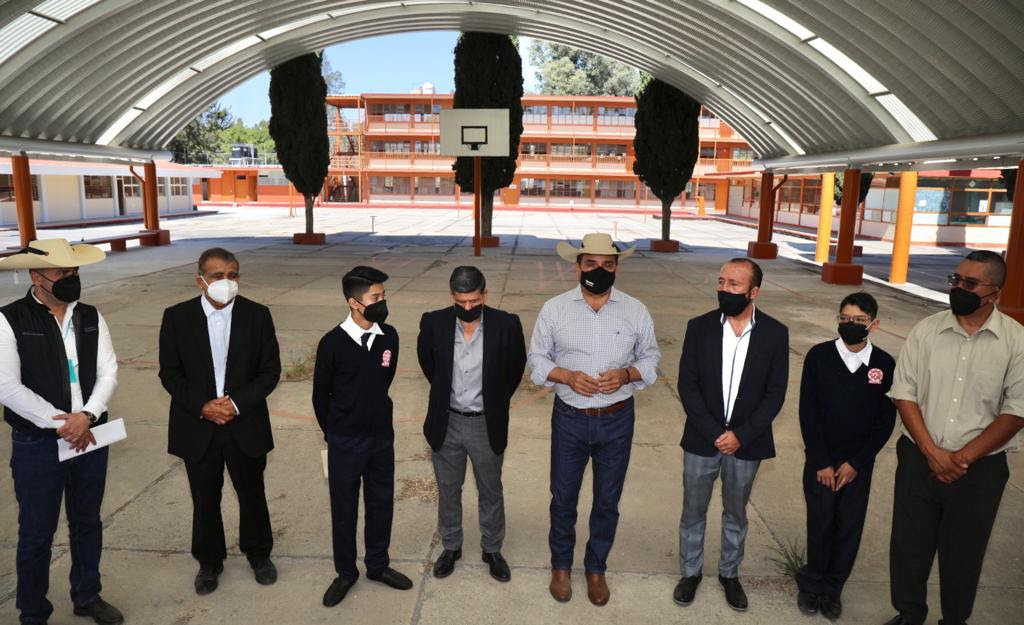 Entrega Gobernador obras educativas por más de 18 millones en Morelia   (Fotogalería)