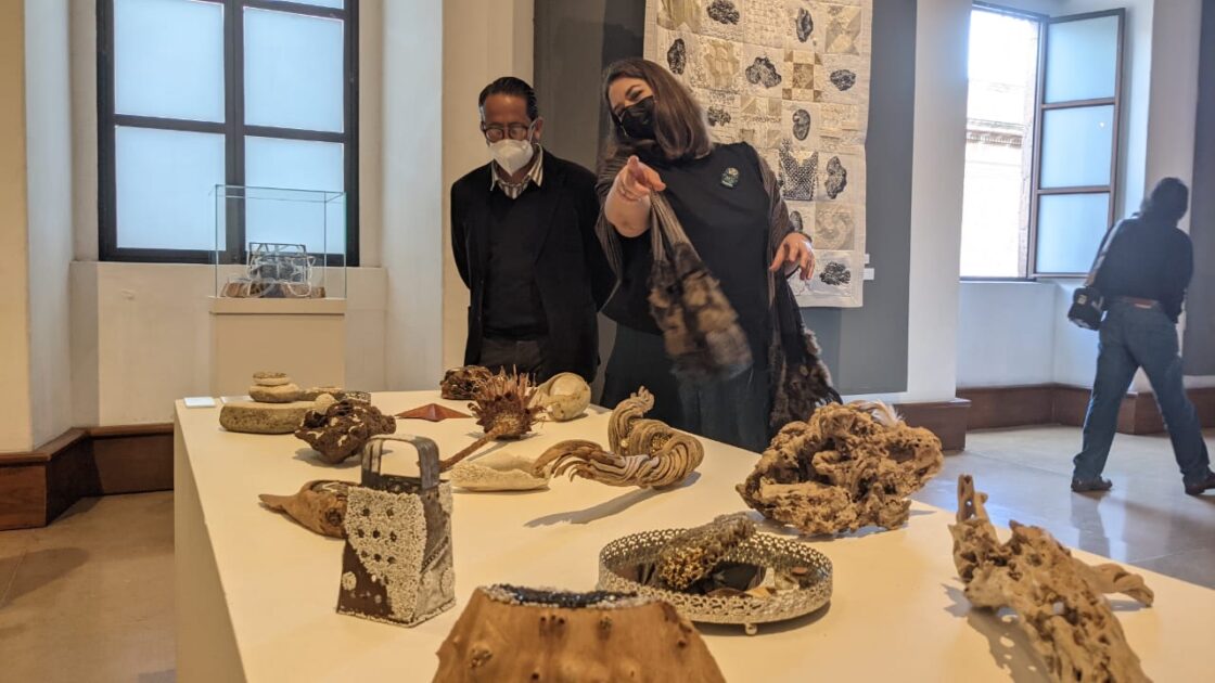 Este lunes, conversatorio sobre la construcción de la exposición “Escrituras Tangibles”