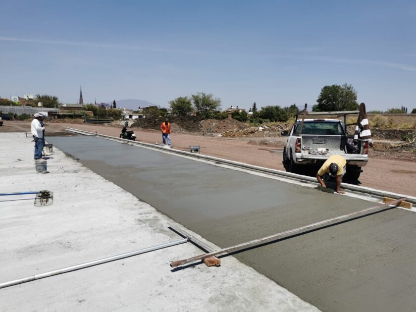 Alternativa vial dará fluidez a Zamora: Supervisa Alcalde ampliación de Avenida 5 de Mayo Sur