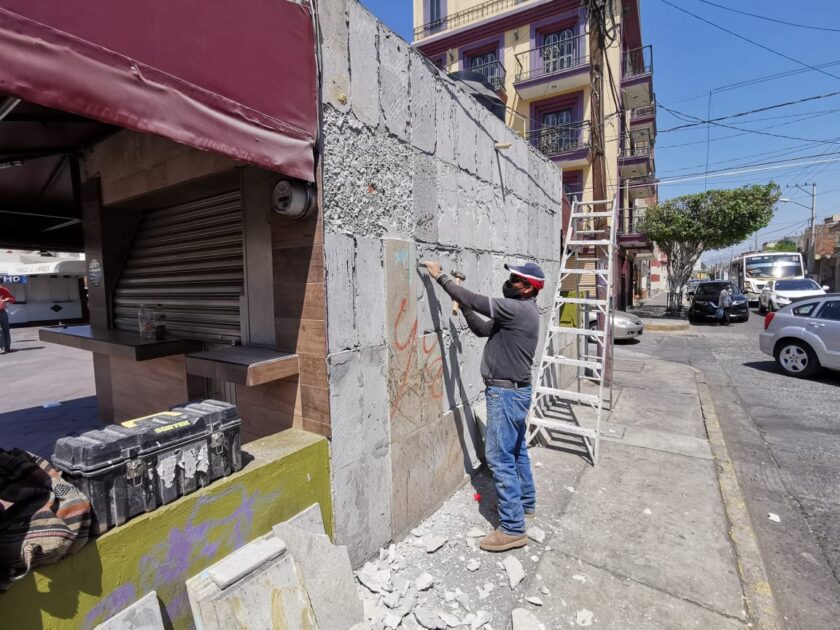 Dignifican muros en Mercado El Carmen