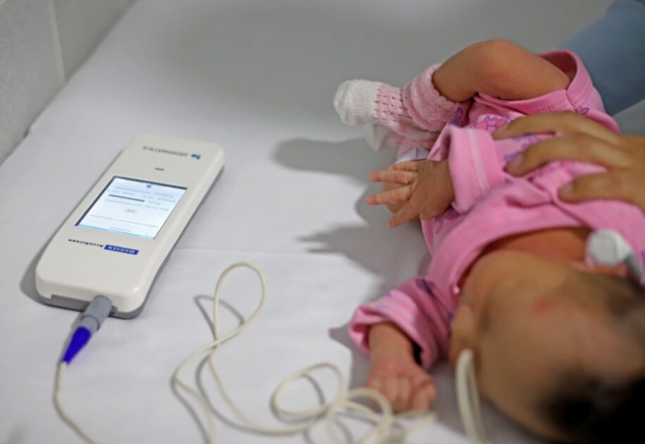 Realiza SSM detecciones tempranas de afecciones auditivas en recién nacidos