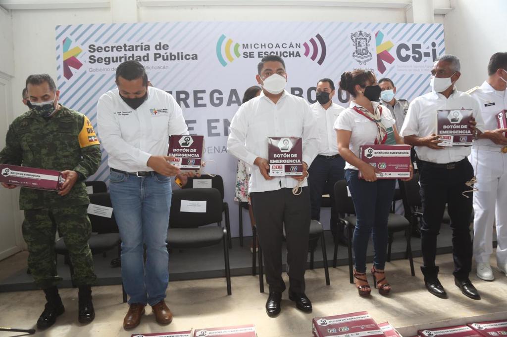 Entrega SSP 120 Botones de Emergencia a empresarios y sociedad, en Lázaro Cárdenas