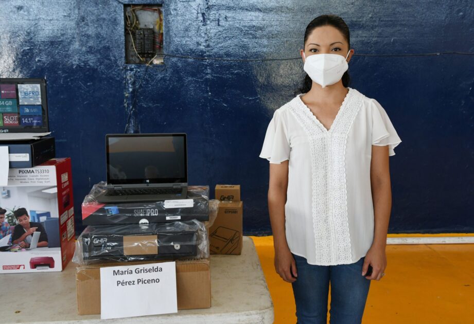 Con Vende Más, empresaria de La Piedad da nuevo impulso a su tienda de ropa de bebé