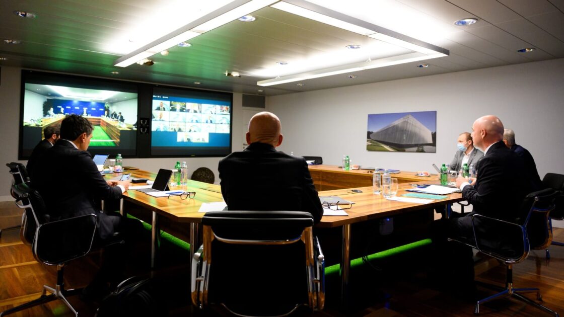 El IFAB aclara la norma sobre la infracción por mano y confirma la decisión relativa a las sustituciones por conmoción cerebral