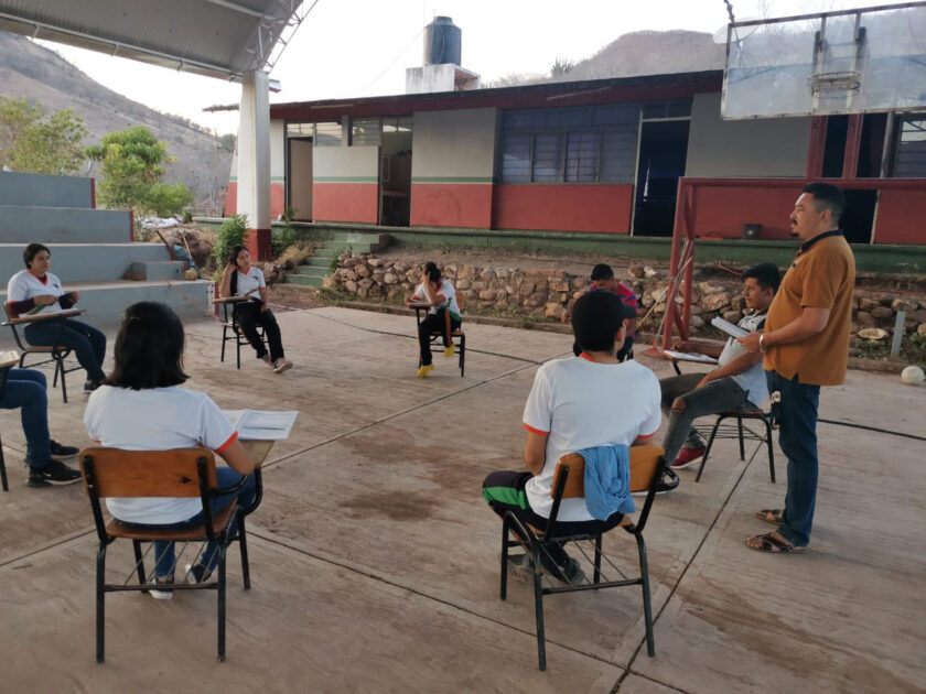 Motivan a estudiantes del CEMSaD 41 de Santa Cruz de Morelos con temas de desarrollo humano