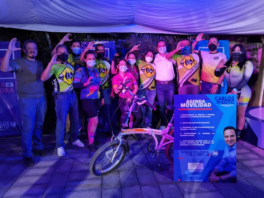Carlos Soto firmó compromiso de agenda de movilidad.   (Fotonota)