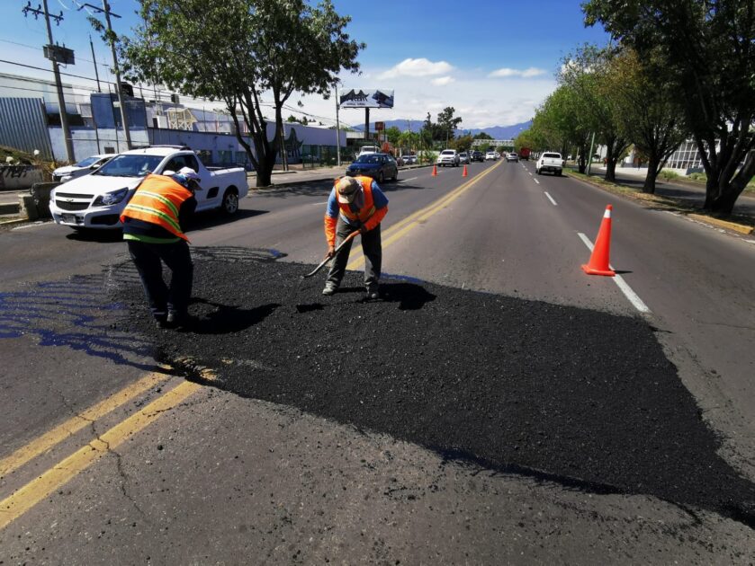 Reparan hundimientos en Acceso Norte de Zamora