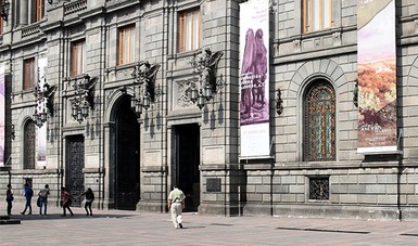 Reflexionan en el Munal sobre el acercamiento del arte a personas sordociegas