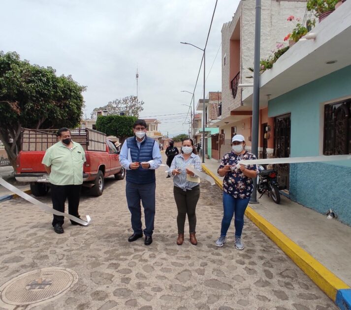 “Ya no tendremos inundaciones ni aguas negras en nuestras casas”, celebran vecinos de Cojumatlán al estrenar obras