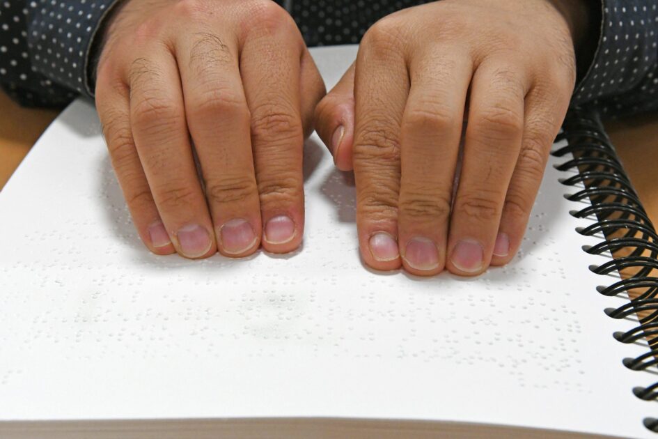 Cuenta Michoacán con Catálogo Estatal de Trámites y Servicios en sistema Braille