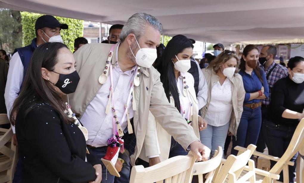 *Artesanía Michoacana llegará a Los Pinos para su comercialización: Alfredo Ramírez*