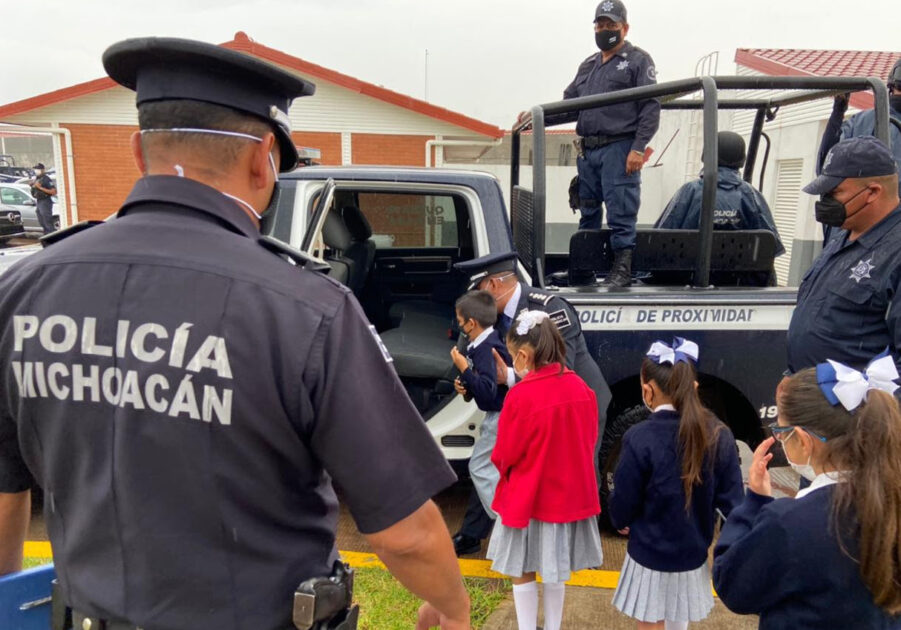 SSP recibe a alumnos de primaria en el cuartel Jiquilpan *