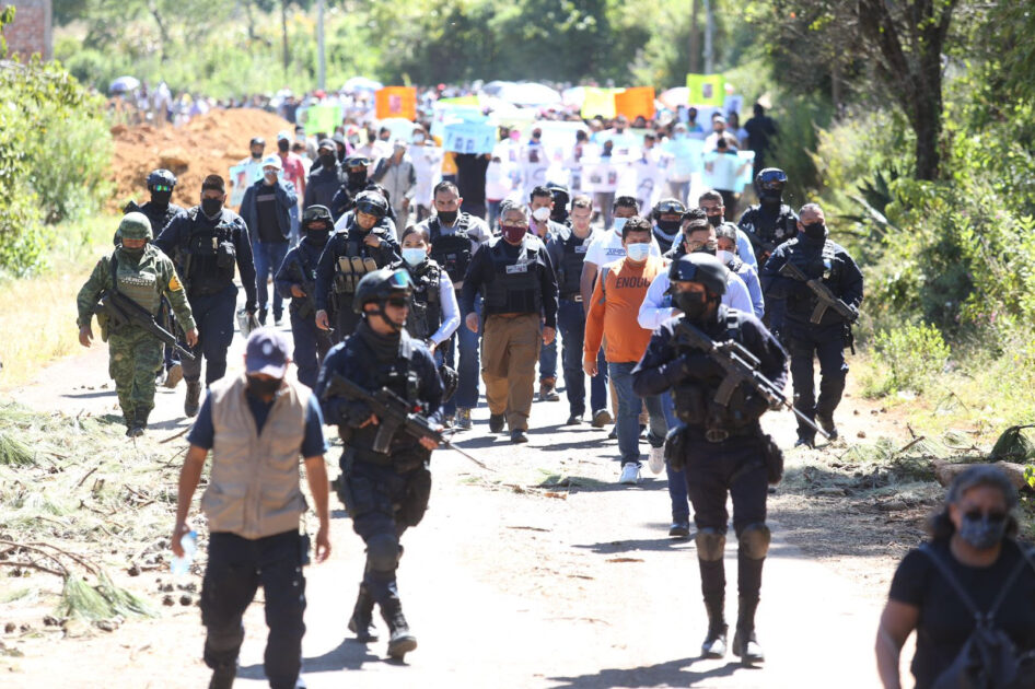 Ortega Reyes se reúne con familiares de los 11 fallecidos de Tarecuato y hace inspección del operativo