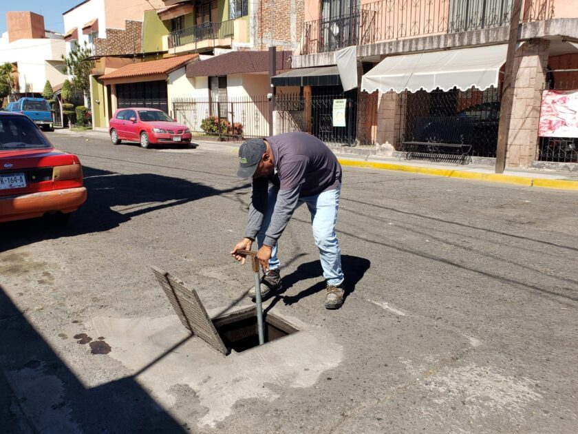 Dan mantenimiento a redes hidráulicas de Las Fuentes
