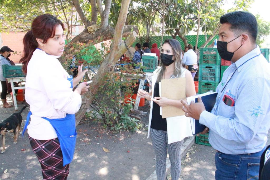 Exhortan a despatadoras a evitar arrojar desechos a las redes de drenaje