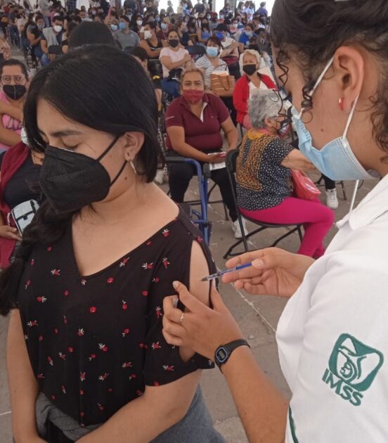 En abril IMSS y Sector Salud federal llevan a cabo una vacunación  intensiva contra COVID-19 en todo México