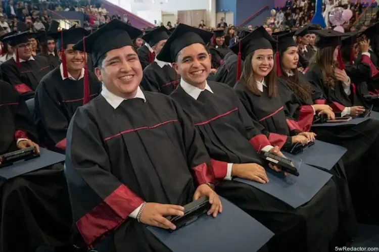 UNIVA Campus Jacona celebra graduación 2022–2025